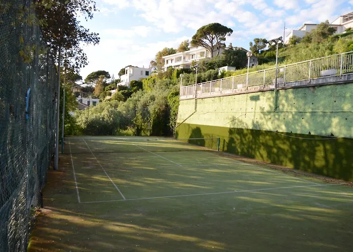 - Le Di Bart Nyaraló