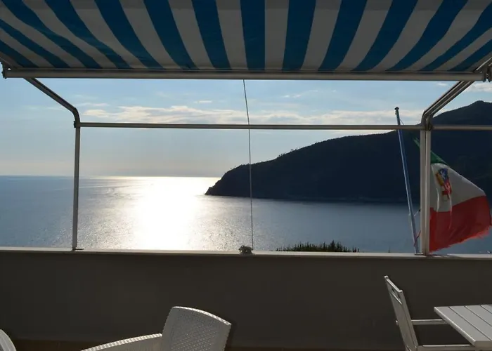 Nyaraló - Le Di Bart Moneglia